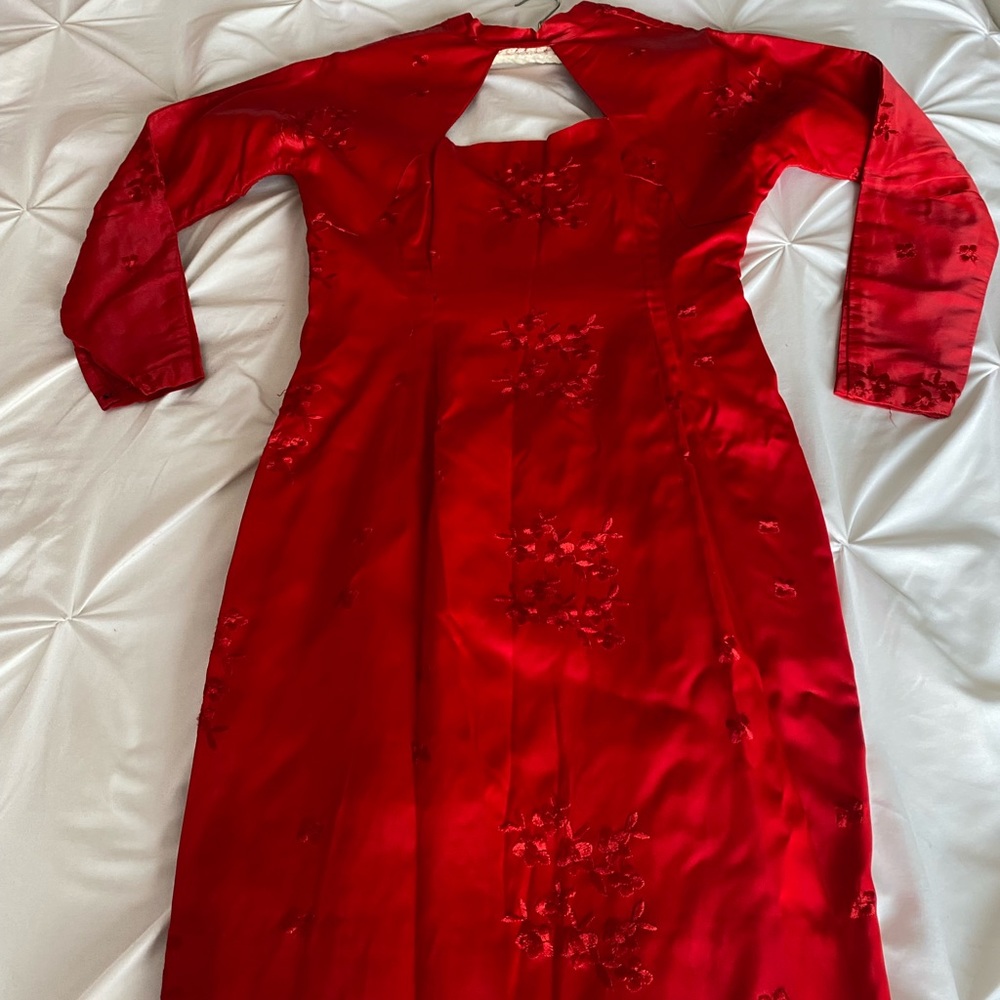 Vintage hand made Asian inspired cocktail dress. Fire engine red. Medium.